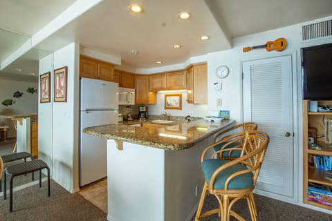 Additional counter seating for 2