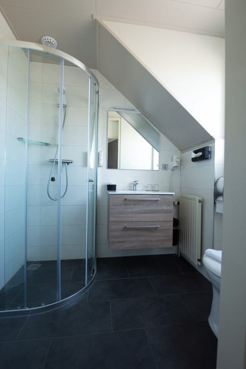 Standard Double Room | Bathroom | Hair dryer