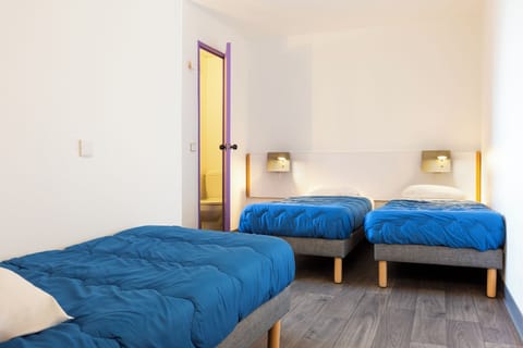 Desk, blackout drapes, free WiFi, bed sheets