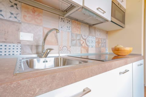 Deluxe Apartment, 1 Bedroom, Hill View (S.Luca) | Private kitchen | Espresso maker, coffee/tea maker, electric kettle