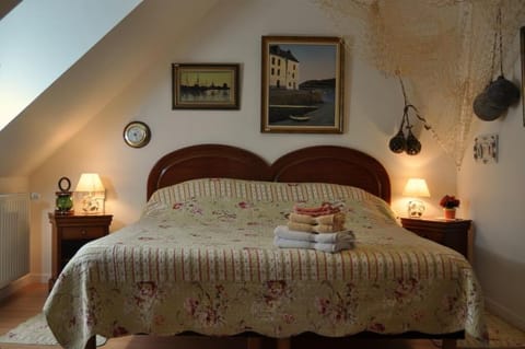 Individually decorated, individually furnished, desk, laptop workspace