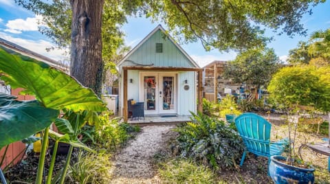 Wind your way through the lush garden pathways to this charming 350 sq ft Zen Garden Cottage surrounded by lush plants.  A peaceful East Hill Pensacola retreat perfect for couples or solo travelers