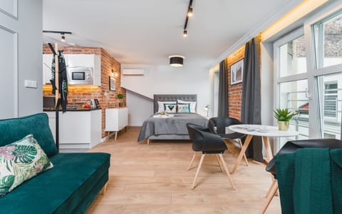Studio Suite (19) | Individually decorated, individually furnished, cribs/infant beds