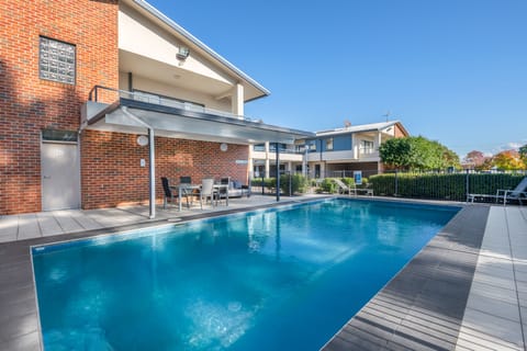 Outdoor pool, open 9:00 AM to 9:00 PM, sun loungers