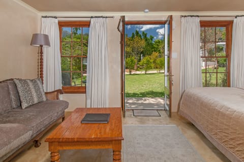 Basic Double Room | In-room safe, individually decorated, individually furnished, desk