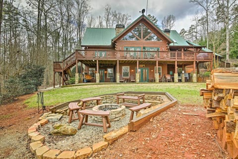 Martin Vacation Rental | 4BR | 4.5BA | 4,530 Sq Ft | Stairs Required