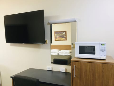 Standard Family - Queen Bed and 2 Single Beds | Desk, iron/ironing board, free WiFi, bed sheets