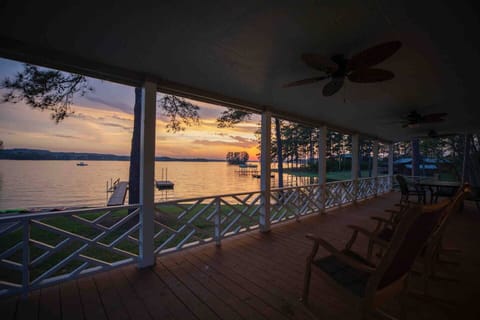 8b24f595-0cfe-4cc0-b57a-77e5d1ba539d