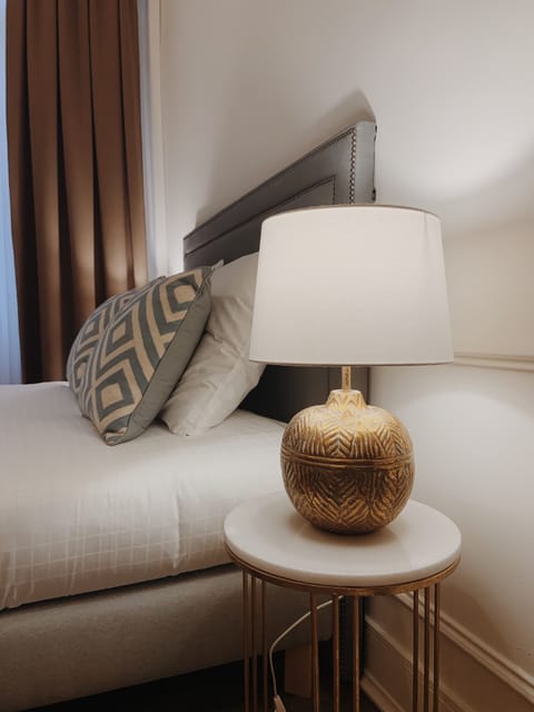 Family Room | Premium bedding, minibar, desk, laptop workspace
