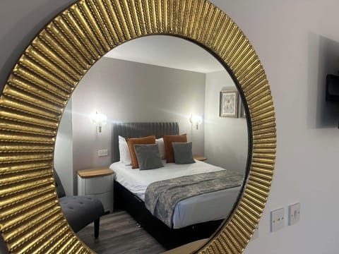 Superior Double Room | Desk, iron/ironing board, free WiFi, bed sheets