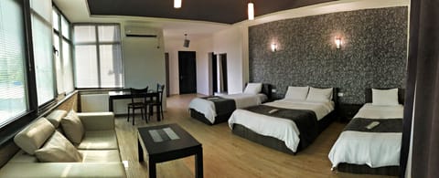 Family Room, Balcony (400) | Minibar, soundproofing, iron/ironing board, rollaway beds
