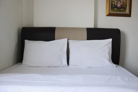 Room | 2 bedrooms, WiFi (free), bed sheets