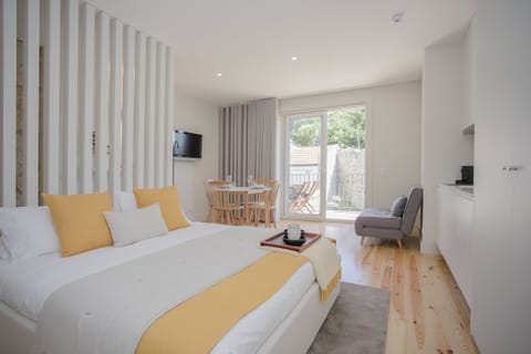 Studio (I) | Desk, iron/ironing board, cribs/infant beds, free WiFi