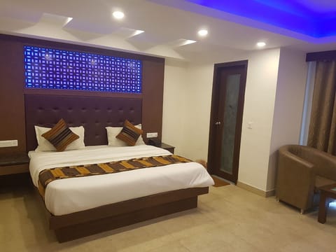 Superior Double Room | Soundproofing, rollaway beds, free WiFi, bed sheets
