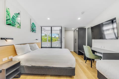 Deluxe Double or Twin Room | Pillowtop beds, desk, laptop workspace, iron/ironing board