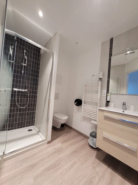 Comfort Double Room, 1 Queen Bed, Garden Area | Bathroom | Shower, hair dryer, towels, soap