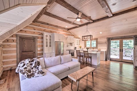Bloomington Vacation Rental | 1BR | 1BA | 850 Sq Ft | Stairs Required