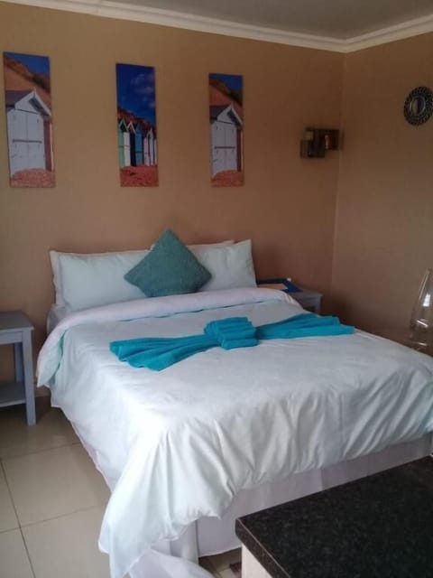 Iron/ironing board (on request), bed sheets