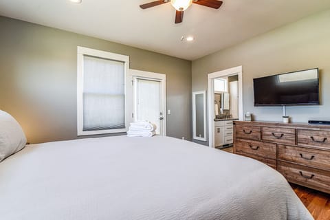 Master Suite features another SmartTV