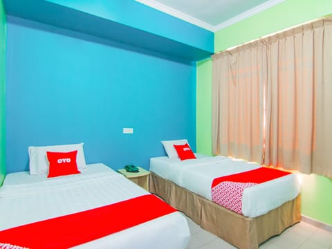 Standard Twin Room | Desk, free WiFi, bed sheets