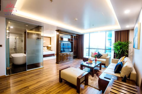 Menrva Suite | Minibar, in-room safe, desk, free WiFi