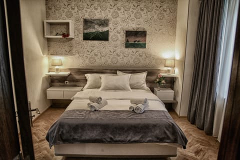Basic Double Room | Desk, soundproofing, iron/ironing board, free WiFi