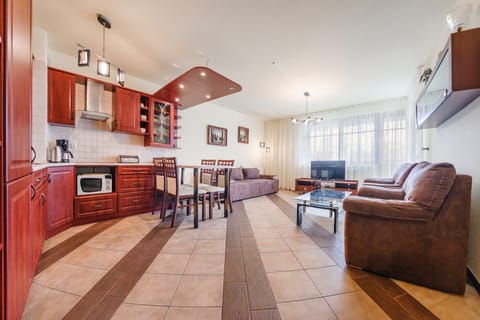 Apartment (3) | Living room | Flat-screen TV