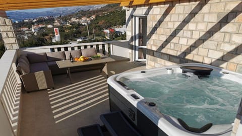 Spa tub