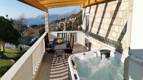 Spa tub