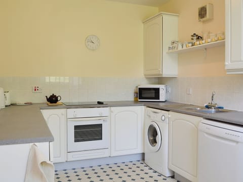 Kitchen | Grey Granite - Arbuthnott Estate Cottages, Arbuthnott, near Stonehaven
