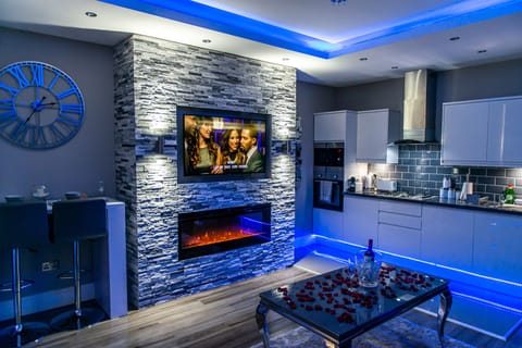 Royal Apartment, Hot Tub (The Royal Spa Suite) | Lounge