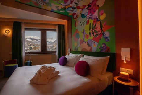 Family Room, City View (Plus) | Premium bedding, down comforters, memory foam beds, minibar