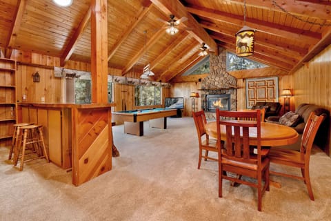 House, Multiple Beds, Hot Tub, Mountain View (1237) | 4 bedrooms, individually decorated, individually furnished, bed sheets
