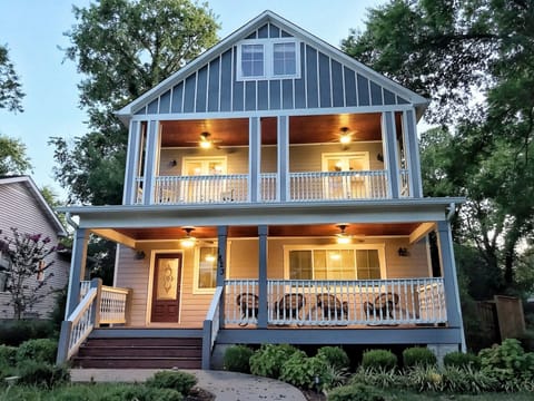 Welcome to your Luxury Getaway in Nashville.  1.5 Miles from Broadway.