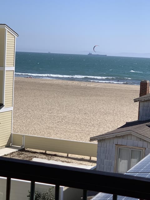 View of kitesurfers!