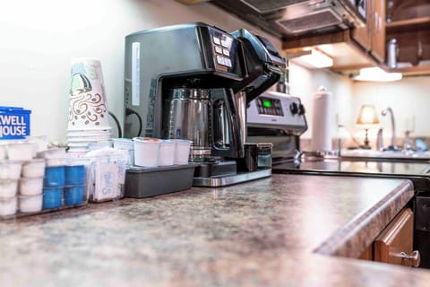 When you stay with us, you'll receive complimentary coffee and tea service.