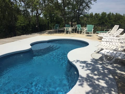 Gorgeous pool with cooling platform in the pool!!!!