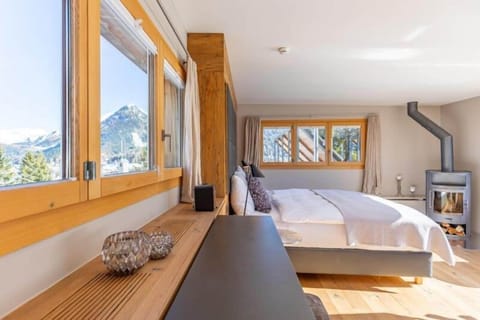 Deluxe Suite (Roof Top) | Premium bedding, down comforters, pillowtop beds, individually decorated