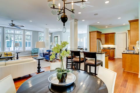 Breafast Area/Kitchen