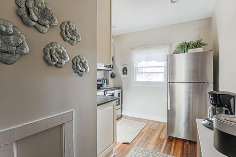 Apartment, Private Bathroom (The Serendipity Suite) | Shared kitchen