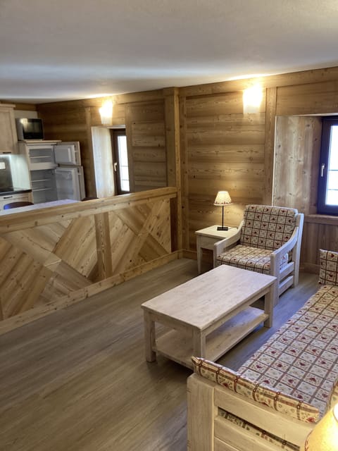 Superior Apartment, 1 Bedroom, Kitchen, Mountain View | Living area | DVD player