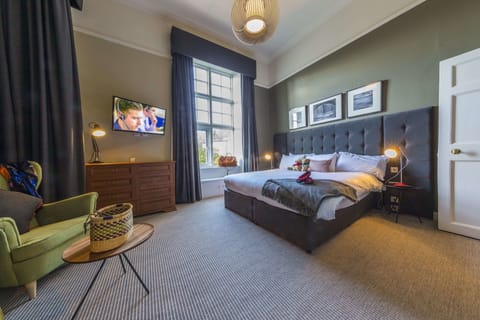 Executive Double or Twin Room | In-room safe, desk, iron/ironing board, free WiFi