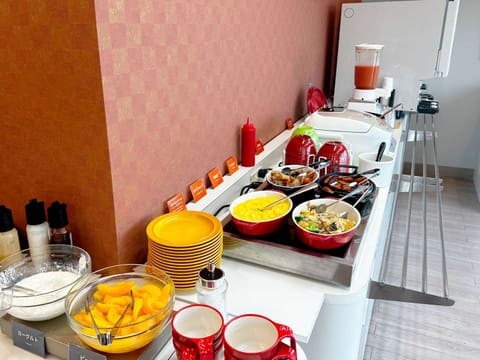 Daily buffet breakfast for a fee