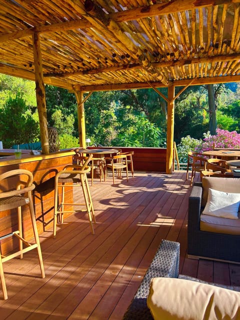 Poolside bar