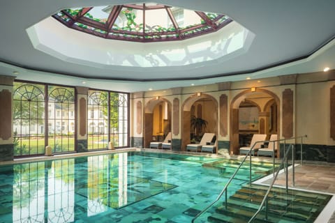 Exercise/lap pool