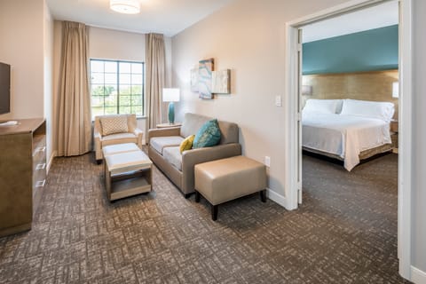 Suite, 1 Bedroom, Kitchen | Premium bedding, down comforters, pillowtop beds, desk