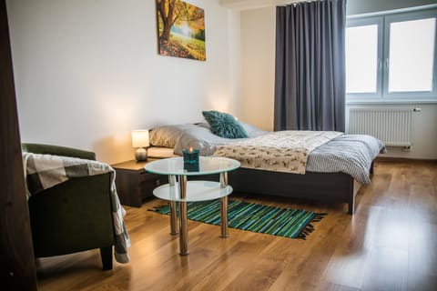 Apartment, 2 Bedrooms (D9) | 2 bedrooms, desk, free WiFi, bed sheets
