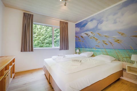 Deluxe Cabin, 1 Bedroom, Terrace, Garden Area | Premium bedding, individually furnished, blackout drapes, soundproofing