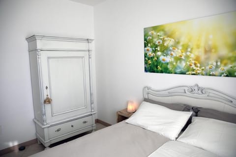 Panoramic Room | Frette Italian sheets, premium bedding, down comforters, pillowtop beds