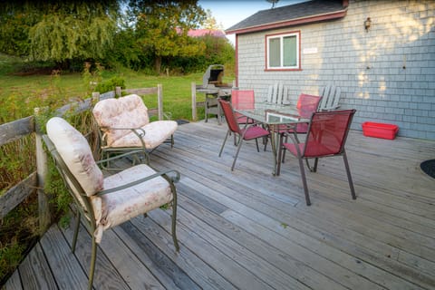 Private deck with propane grill